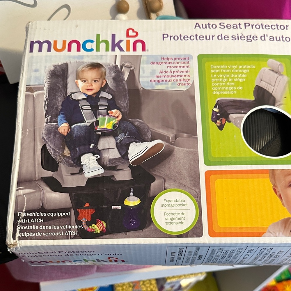 Munchkin Colorful Auto Seat Protector